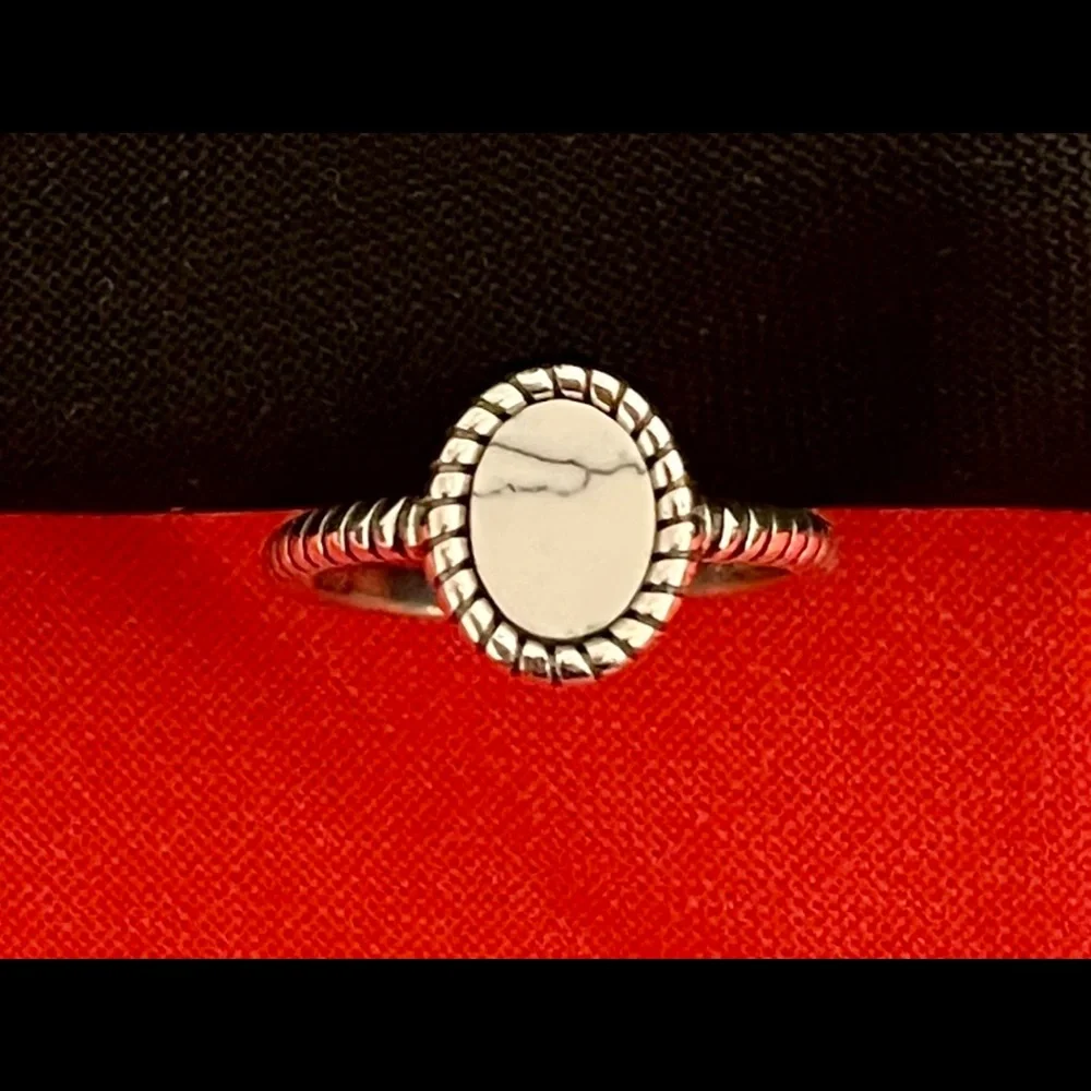 925 Sterling Silver White Buffalo Turquoise Vintage Open  Ring